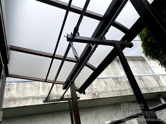 千葉県船橋市ののバルコニー・ベランダ屋根 プレシオステラスII R型 屋根タイプ 単体 積雪〜20cm対応 施工例