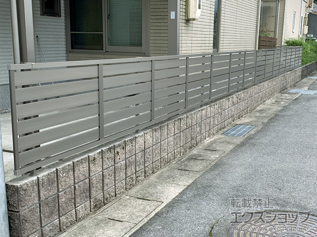 山口県玖珂郡和木町ののフェンス・柵 モクハイフェンス アルミ色タイプ フリーポールタイプ 施工例