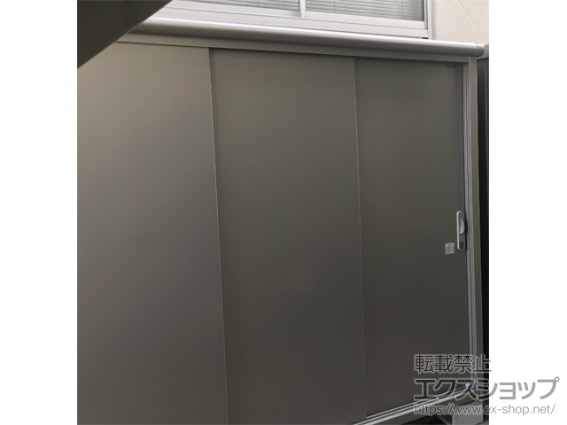 大阪府大阪市のの物置・屋外倉庫 エスモ 一般型 2100×650×1959 ESE-2106A-SS 施工例