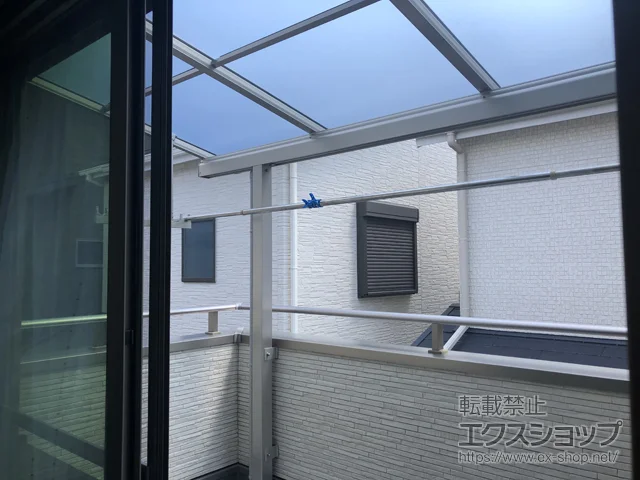 大阪府吹田市のYKKAPのバルコニー・ベランダ屋根 ソラリア F型 屋根タイプ 単体 積雪～20cm対応 施工例