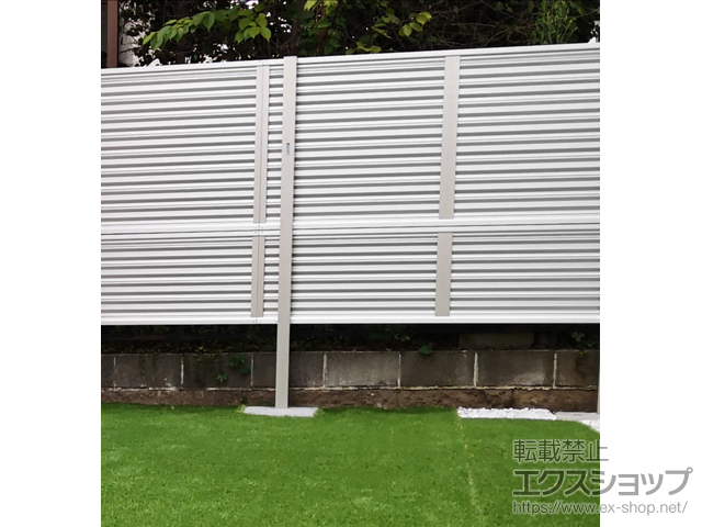 神奈川県横浜市ののフェンス・柵 ミエーネフェンス 目隠しルーバータイプ 2段支柱 自立建て用（パネル2段） 施工例