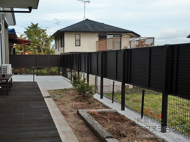 佐賀県三養基郡みやき町ののフェンス・柵 ミエーネフェンス 目隠しルーバータイプ　自由柱施工 施工例