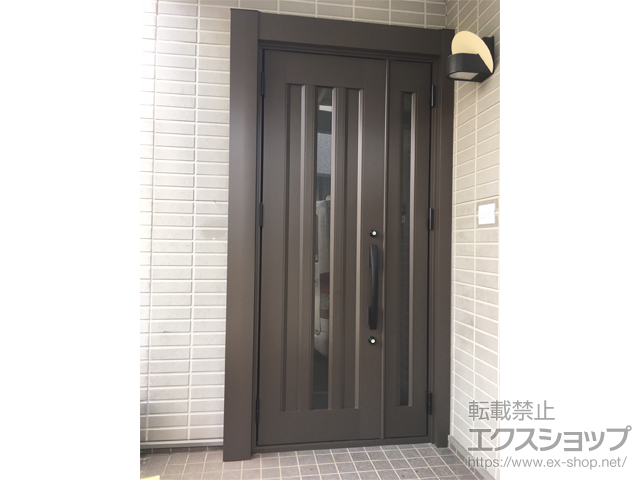 神奈川県川崎市のLIXIL リクシル（トステム）の玄関ドア リシェント玄関ドア3 アルミ仕様 親子仕様(ランマ無)L C12N型 ※手動仕様 施工例