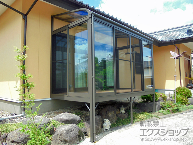 山梨県北杜市ののテラス囲い・サンルーム サニージュ R型 床納まり ランマ無 積雪〜50cm対応 施工例