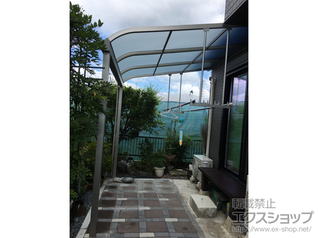 栃木県宇都宮市ののテラス屋根 ソラリア R型 テラスタイプ 単体 積雪〜20cm対応 施工例