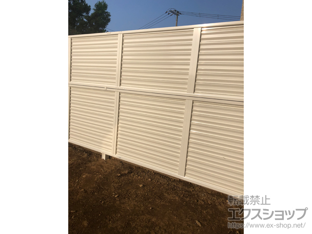 千葉県印西市ののフェンス・柵 ミエーネフェンス 目隠しルーバータイプ 2段支柱 自立建て用 施工例