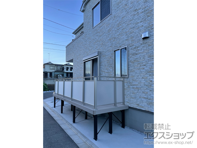 東京都町田市ののウッドデッキ リウッドデッキ 200+ルシアスデッキフェンスB04型＜ポリカパネルタイプ＞ 施工例