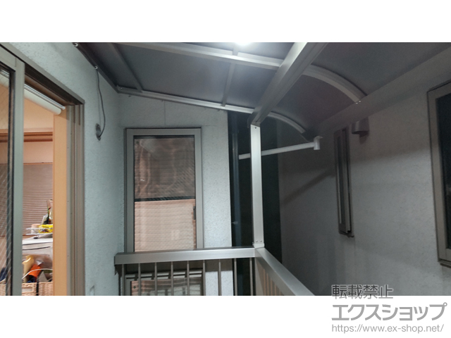 大阪府大阪市ののバルコニー・ベランダ屋根 ソラリア R型 バルコニー対応屋根タイプ 単体 積雪〜20cm対応 施工例