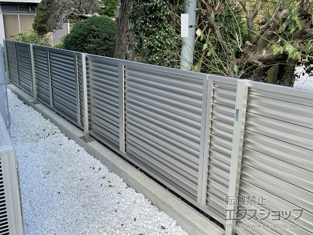 埼玉県入間市ののフェンス・柵 ミエーネフェンス 目隠しルーバータイプ 自由柱施工 施工例