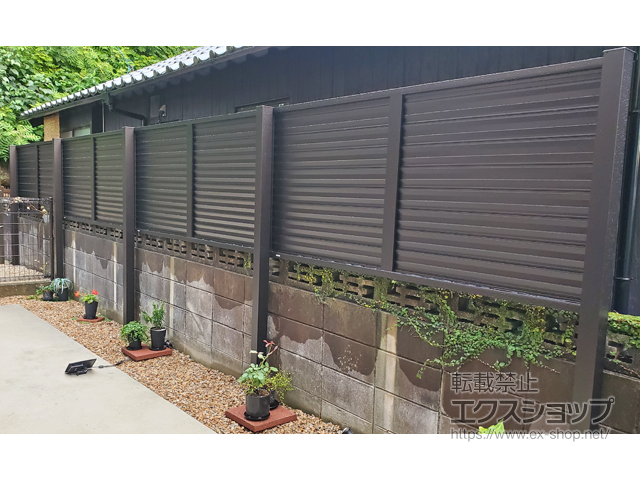 山口県下関市ののフェンス・柵 ミエーネ目隠しルーバーフェンス 上段のみ設置 自立建て用 施工例