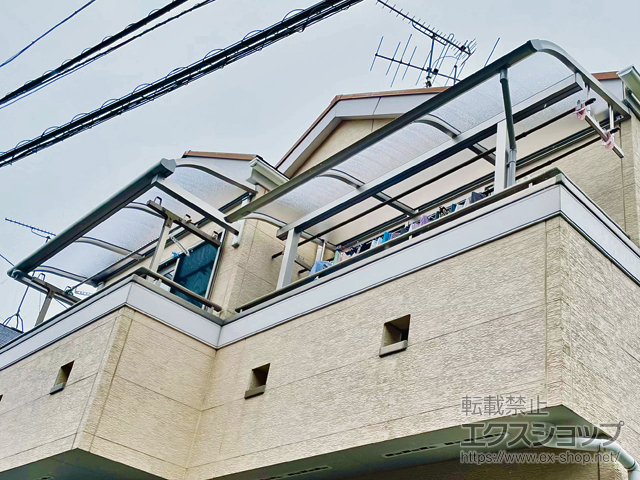 東京都足立区ののバルコニー・ベランダ屋根 ソラリア R型 屋根タイプ 単体 積雪〜20cm対応 施工例