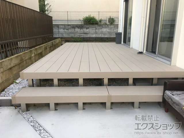 神奈川県川崎市のYKKAPのウッドデッキ リウッドデッキ 200＋段床セット 片側面タイプ1段＋独立式リウッドステップ2型 施工例