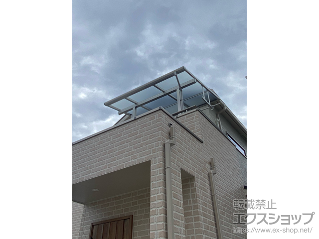 兵庫県西宮市ののバルコニー・ベランダ屋根 ソラリア F型 屋根タイプ 単体 積雪〜20cm対応＋吊り下げ式固定物干し 施工例