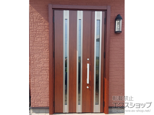 愛知県大府市のLIXIL リクシル（トステム）の玄関ドア リシェント玄関ドア3 断熱K4仕様 親子仕様(ランマ無)L M24型 ※手動仕様 施工例