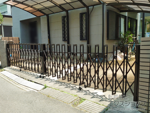 千葉県市川市ののカーゲート トリップゲートII 2型 スタンダード ノンレール 両開き 70W(35S+35M) 施工例