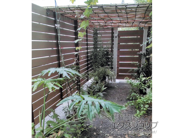 東京都中野区ののフェンス・柵 プラド/plus(プラス）フェンス 高尺仕様 隙間10mm 14段 施工例