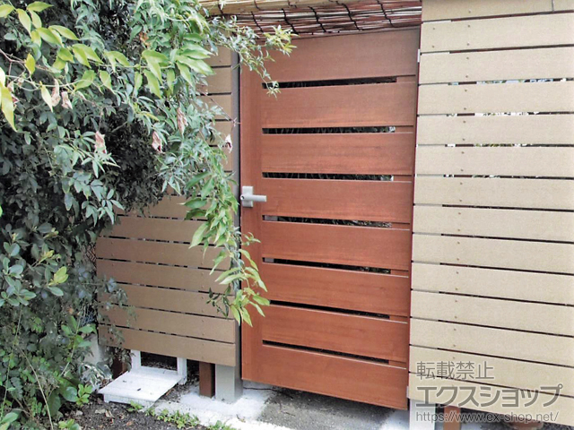 東京都中野区のの門扉 ルシアス門扉W03型 横板格子 木調カラー 片開き 門柱使用 施工例