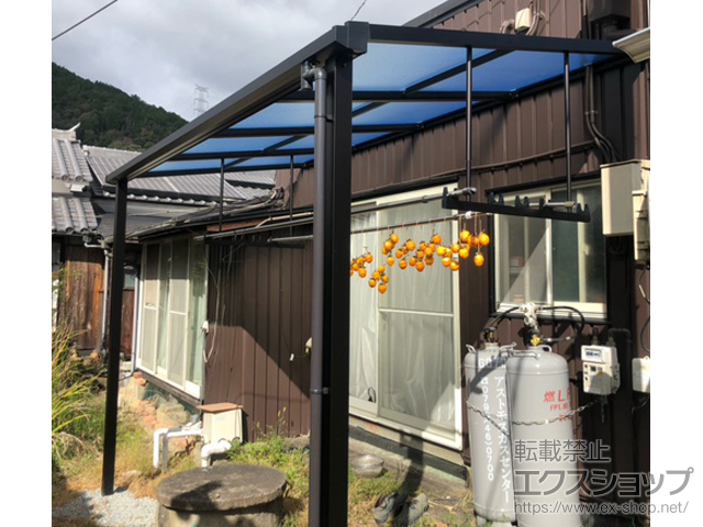 兵庫県神崎郡福崎町ののテラス屋根 ソラリア F型 テラスタイプ 単体 積雪〜20cm対応＋吊り下げ式固定物干しセット　ワイド 施工例
