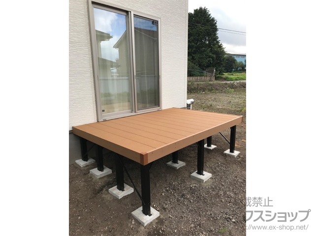 群馬県渋川市ののウッドデッキ リウッドデッキ 200 施工例