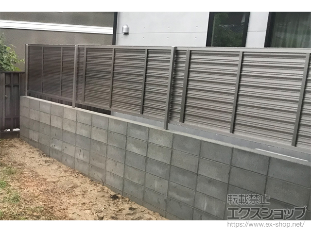 奈良県生駒市ののフェンス・柵 エバーアートフェンス センシア 横ルーバー フリーポールタイプ 施工例