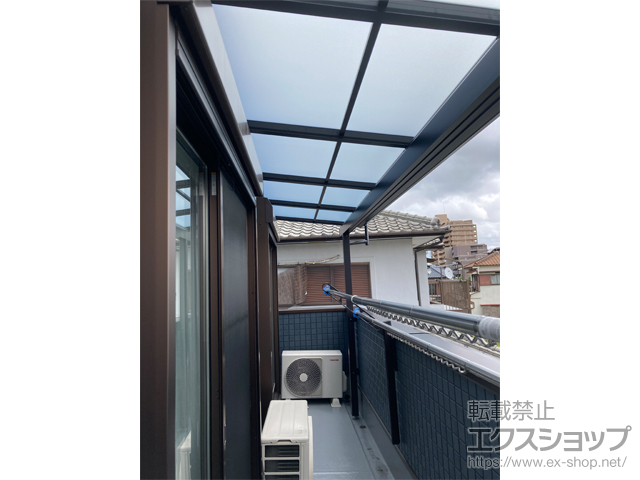 大阪府羽曳野市ののバルコニー・ベランダ屋根 ソラリア F型 屋根タイプ 単体 積雪〜20cm対応 施工例