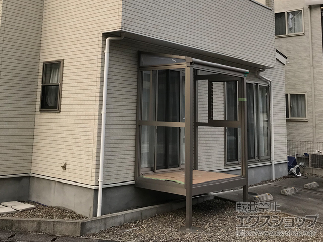 大分県大分市ののテラス囲い・サンルーム サニージュ F型 床納まり ランマ無 積雪〜20cm対応+吊下げ物干しAセット+吊下げ物干し取付け桟 施工例