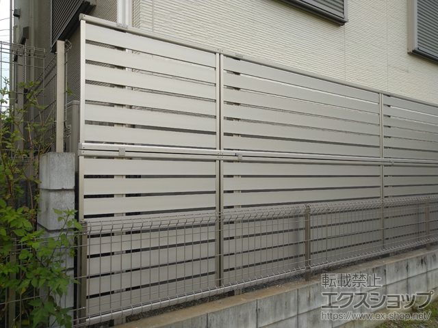 埼玉県草加市ののフェンス・柵 シンプレオフェンスSY1F型 横半目隠し 2段支柱 自立建て用 施工例