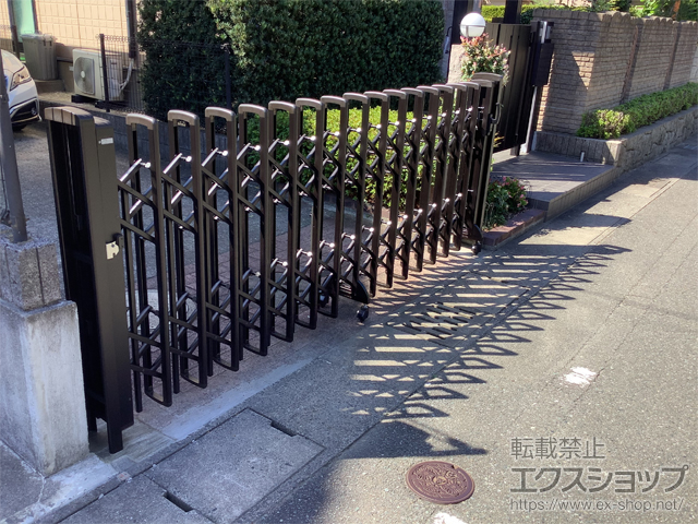 福岡県福岡市ののカーゲート レイオス3型(ペットガード) ノンレール 片開き　30S 施工例