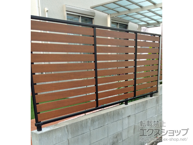 福岡県福岡市ののフェンス・柵 ルシアスフェンスF04型 横板 木目カラー・自由柱施工 施工例