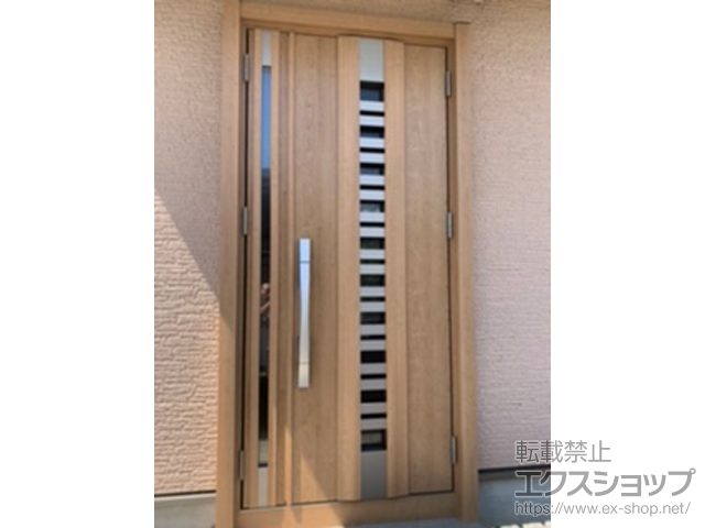 千葉県白井市のLIXIL リクシル（トステム）の玄関ドア リシェント玄関ドア3 断熱K4仕様 親子仕様(ランマ無)R G82型 ※タッチキー仕様(キー付リモコン) 施工例