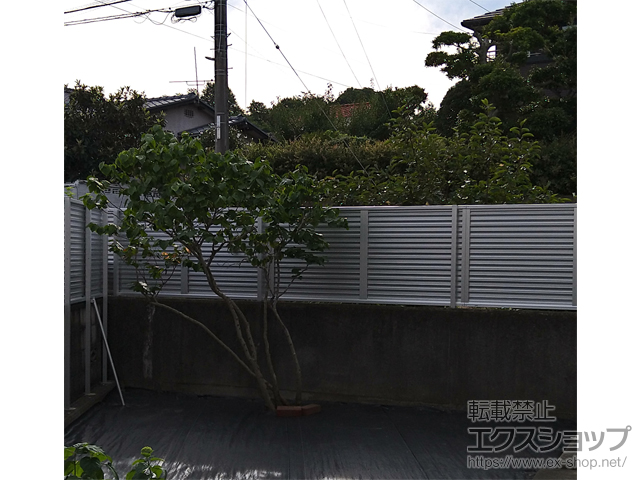愛媛県松山市ののフェンス・柵 ミエーネフェンス 目隠しルーバータイプ・自由柱施工 施工例