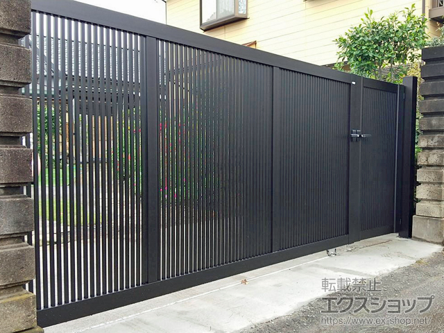 埼玉県上尾市ののカーゲート エクスライン引戸2型 開き戸付きタイプ 30･08-14 施工例