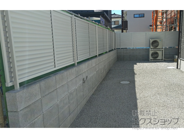 東京都立川市ののフェンス・柵 フェンスAB YL3型 横ルーバー3 アルミカラー フリーポールタイプ 施工例