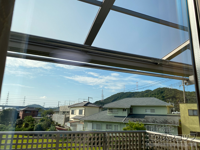 兵庫県姫路市ののバルコニー・ベランダ屋根 スピーネ F型 ルーフタイプ 単体 積雪〜20cm対応＋吊り下げ物干しAセット 施工例