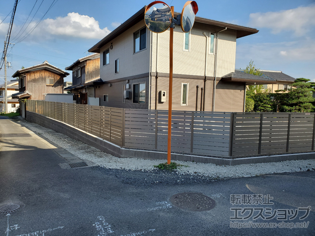 滋賀県大津市ののフェンス・柵 モクハイフェンス アルミ色タイプ フリーポールタイプ 施工例