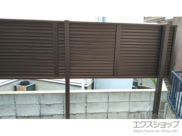 福岡県福岡市ののフェンス・柵 ミエーネ目隠しルーバーフェンス 上段のみ設置 自立建て用 施工例
