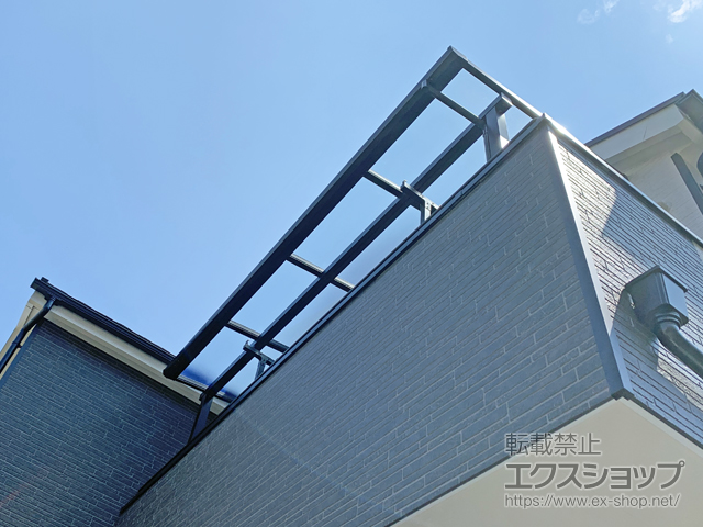 兵庫県西宮市ののバルコニー・ベランダ屋根 ソラリア F型 屋根タイプ 単体 積雪〜20cm対応 施工例