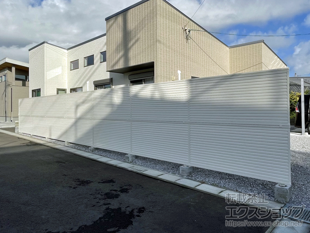 宮崎県宮崎市ののフェンス・柵 ミエーネフェンス 目隠しルーバータイプ 2段支柱 自立建て用 施工例