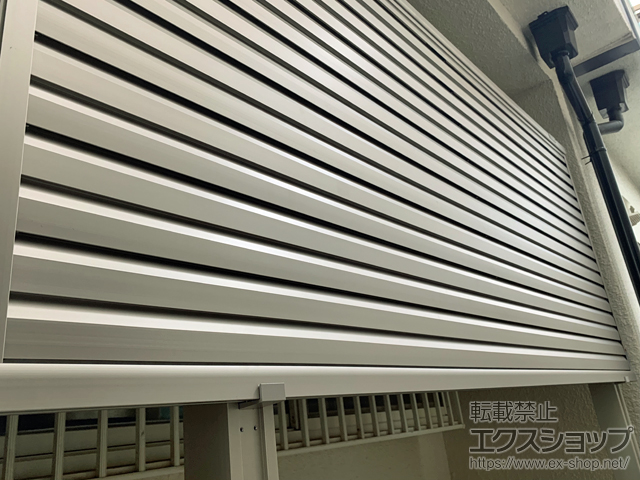 大阪府八尾市ののフェンス・柵 ミエーネ目隠しルーバーフェンス 上段のみ設置 自立建て用 施工例