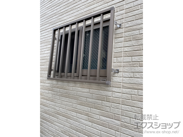 東京都国分寺市のLIXIL リクシル（トステム）の面格子・窓格子 【特注】アルミ面格子 たて格子 施工例