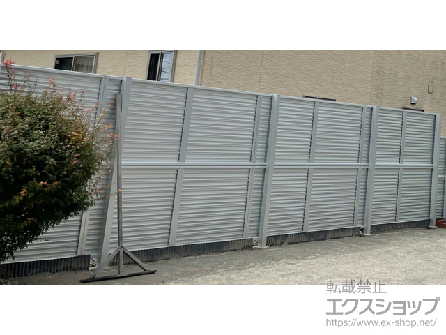 長野県大町市ののフェンス・柵 ミエーネフェンス 目隠しルーバータイプ 2段支柱 自立建て用 施工例