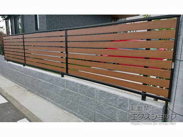 神奈川県秦野市ののフェンス・柵 モクアルフェンス 横板タイプ　自由柱施工 施工例