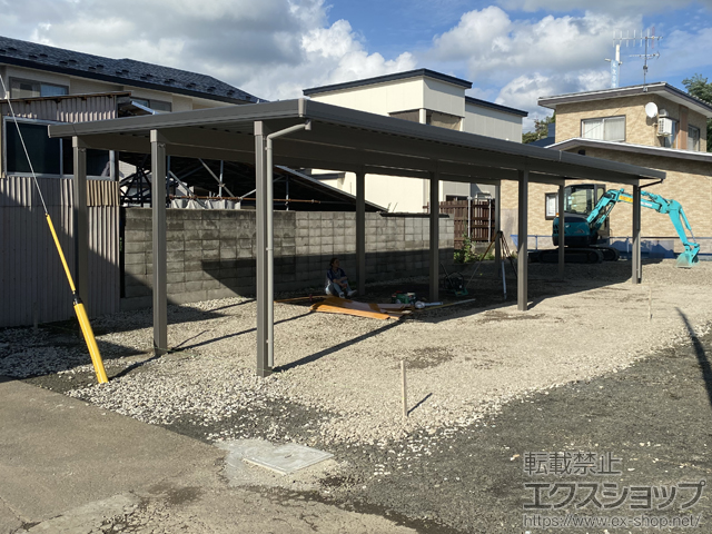 秋田県大館市ののカーポート カーポートST 積雪100cm対応 4台用 横連棟 9本角柱 施工例