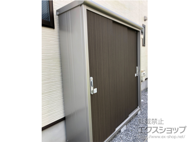 埼玉県越谷市のの物置・屋外倉庫 エスモ 一般型 1797×520×1959 ESE-1805A-DW 施工例