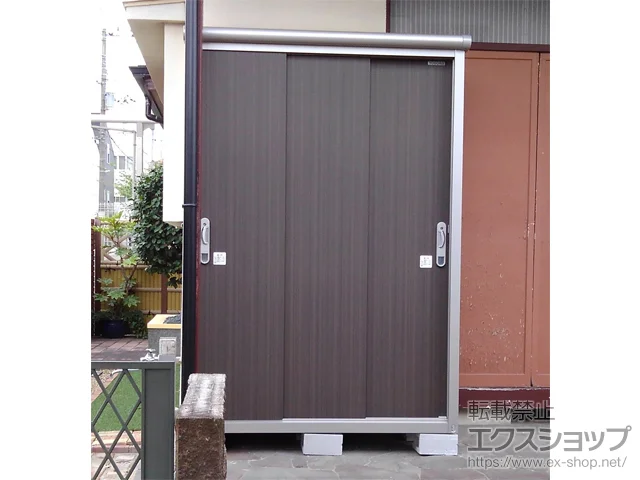 大阪府高槻市のヨドコウの物置・収納・屋外倉庫 エスモ 一般型 1350×520×1959 ESE-1305A-DW 施工例