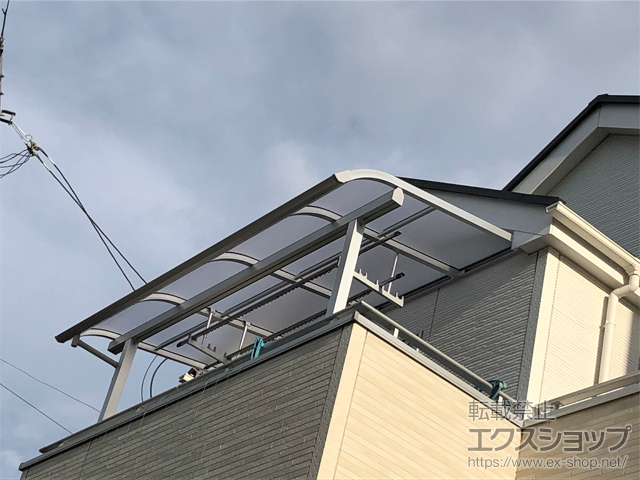 埼玉県所沢市ののバルコニー・ベランダ屋根 ソラリア R型 屋根タイプ 単体 積雪〜20cm対応 施工例