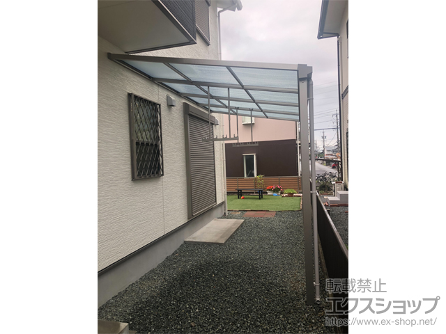 三重県鈴鹿市ののテラス屋根 ソラリア F型 テラスタイプ 単体 積雪〜20cm対応＋吊り下げ物干し 施工例