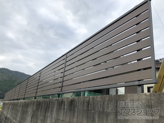 広島県安芸高田市ののフェンス・柵 モクアルフェンス 横板タイプ　自由柱施工 施工例