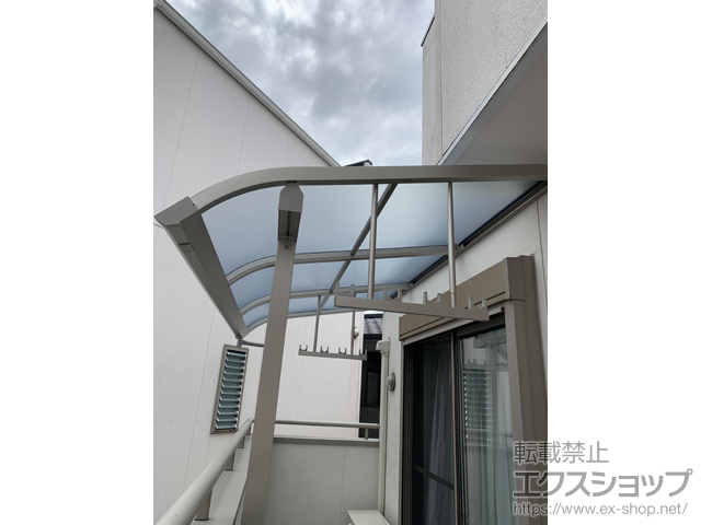 大阪府高槻市ののバルコニー・ベランダ屋根 ソラリア R型 屋根タイプ 単体 積雪〜20cm対応 施工例