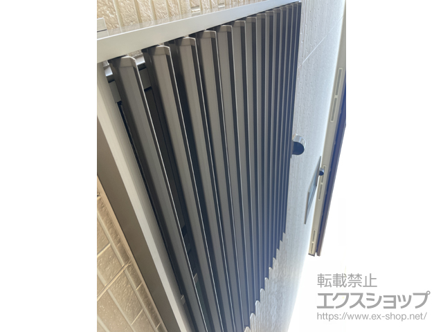 愛知県名古屋市のLIXIL リクシル（トステム）の面格子・窓格子 目隠し可動ルーバー 引違い窓用 施工例